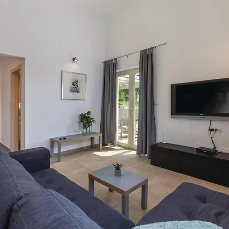 Beautiful In Visnjan With Sauna Casa vacanze Prhati